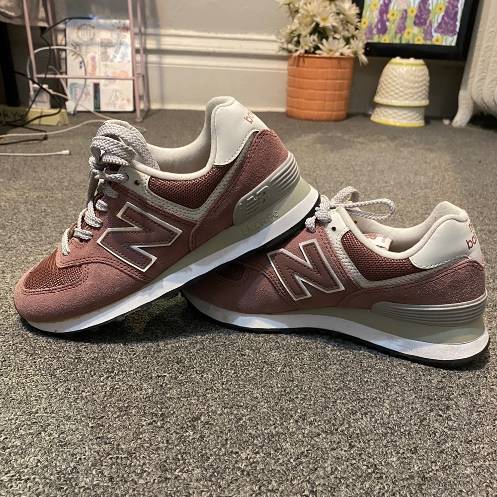 New balance pink shoes